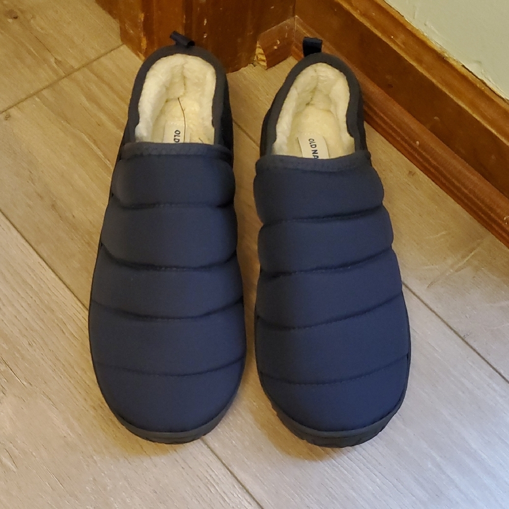 Old Navy Men's Nylon Puffer Navy Blue Slippers